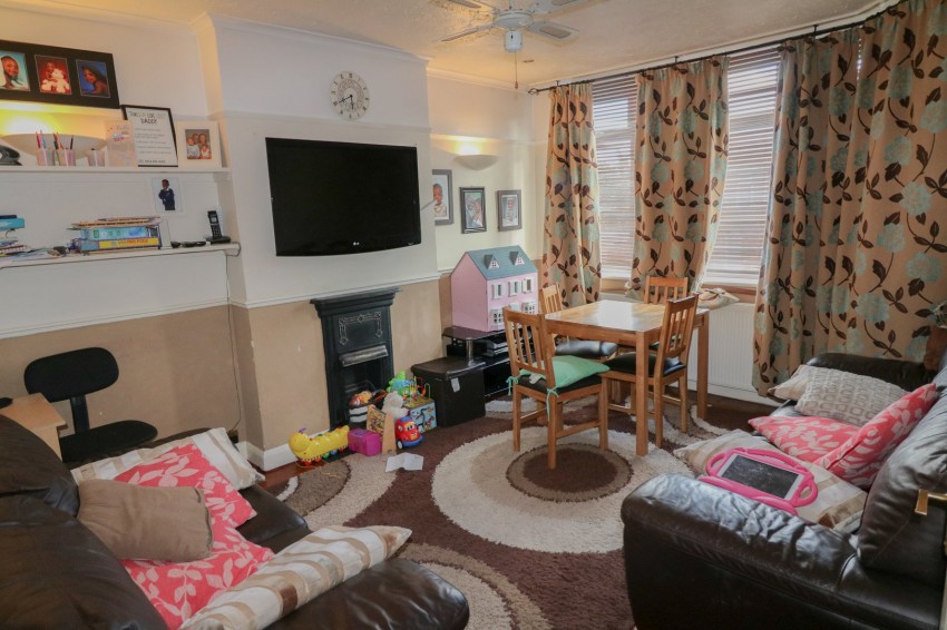 Images for Arlington Crescent, Waltham Cross, Hertfordshire EAID:3131305421 BID:11055924